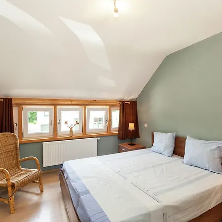 Vakantiehuis Lovely Holiday In Bomal-sur-ourtho With Jacuzzi Bomal